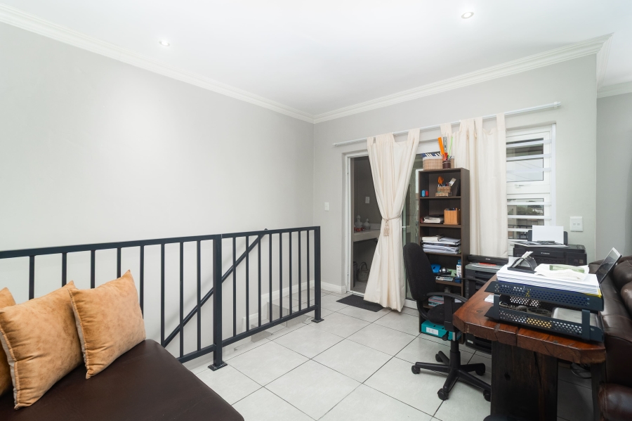 3 Bedroom Property for Sale in Protea Heights Western Cape